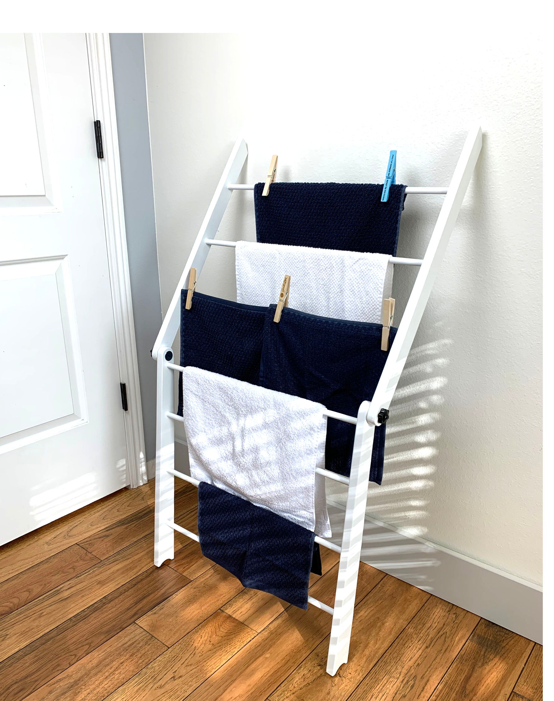 Drip-n-Dry! Clothes Drying Rack for over Tubs